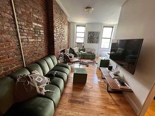 Rented by Delmark Realty LLC | media 1