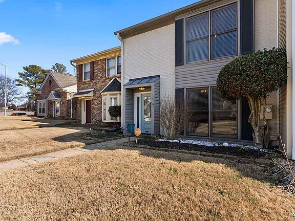 3rd image of 6957 Steeplechase Dr NW