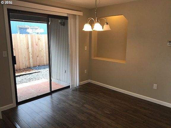 4th image of 15802 NE 9th Cir