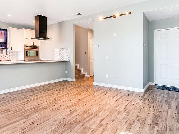 3rd image of 25326 Cole St