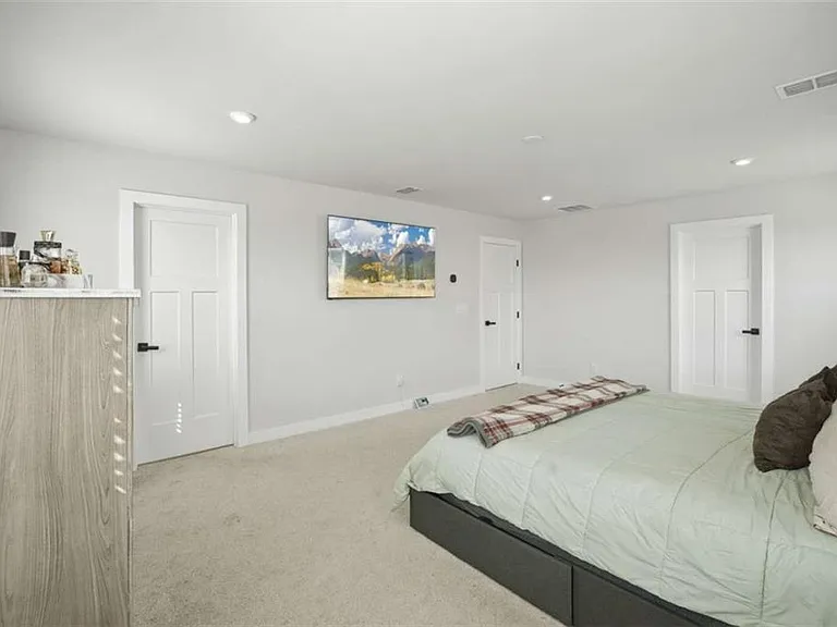 305 Meuse Ln — Photo 27