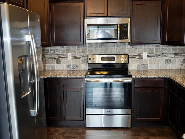 5609 Shamrock Hts — Photo 32