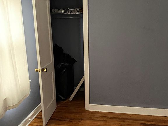 3rd image of 33 Turner St