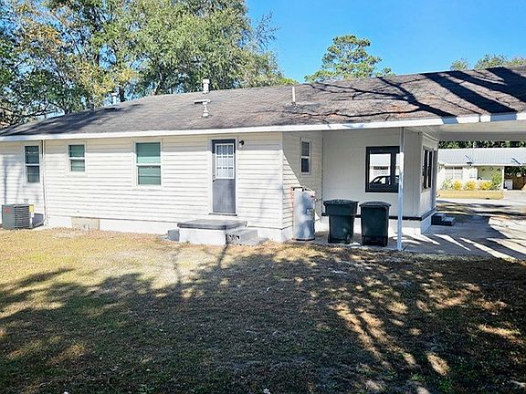 5th image of 209 Dreamland St