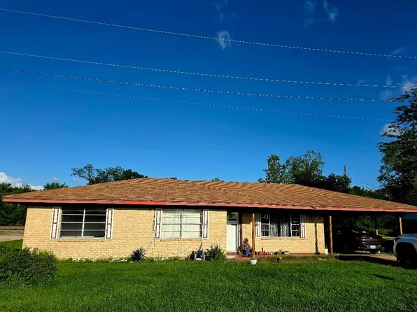 602 Hewitt St, Groesbeck, TX 76642