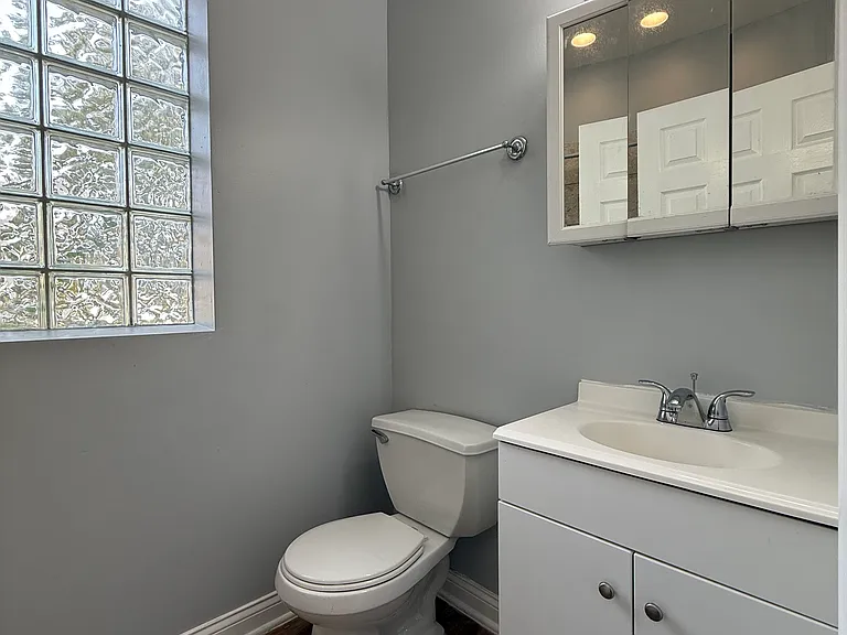 2923 W Arthington St #2 — Photo 7