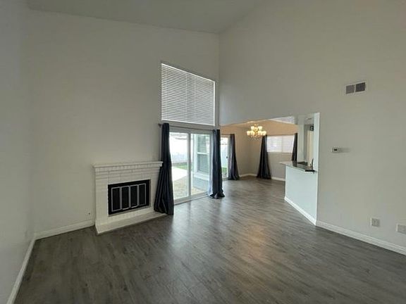 4th image of 6664 Bradford Ct