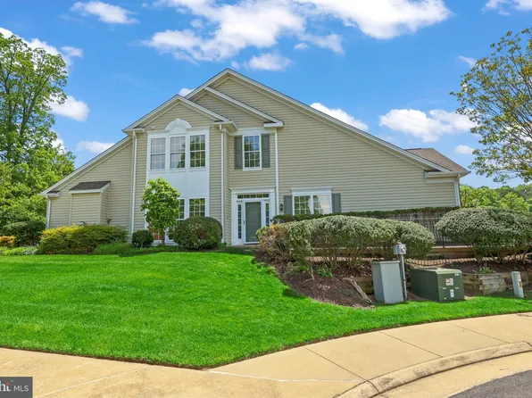1988 Penfold Ct, Woodbridge, VA 22192