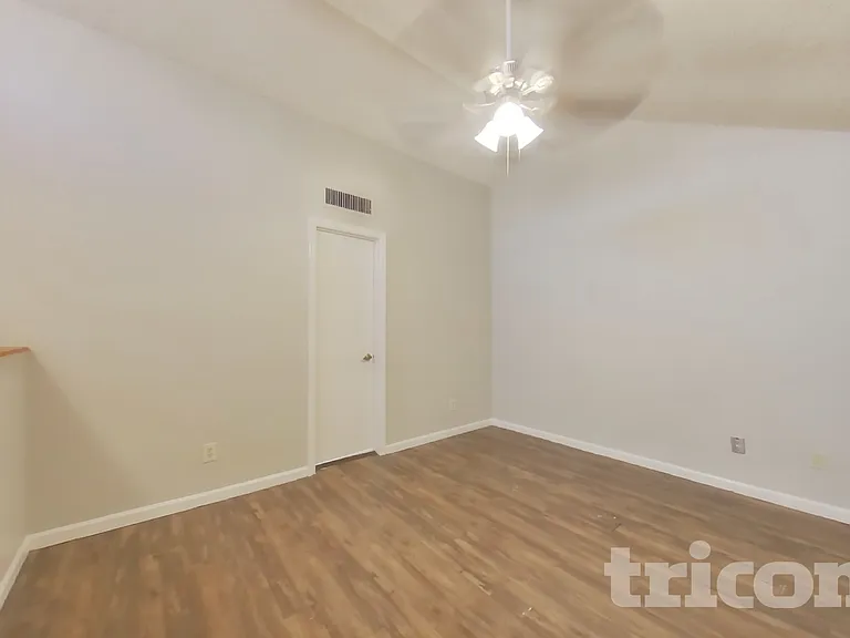 19820 N 13th Ave #221 — Photo 12