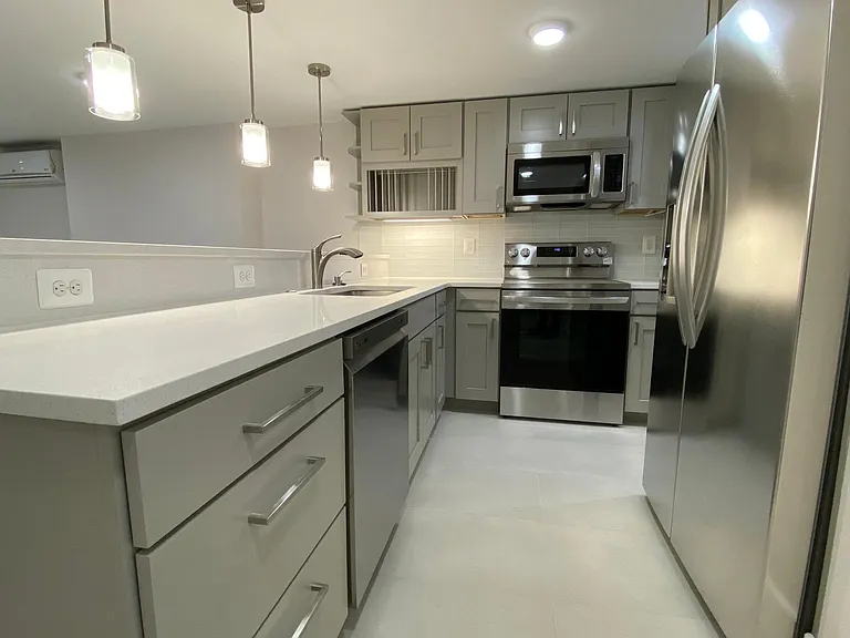 1432 Newton St NW #B — Photo 3
