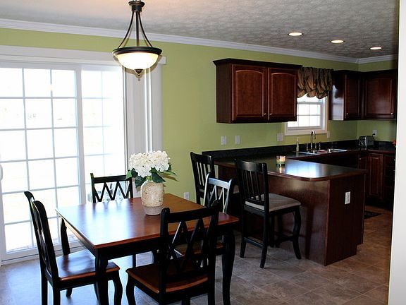 3rd image of 1150 Pond View Dr