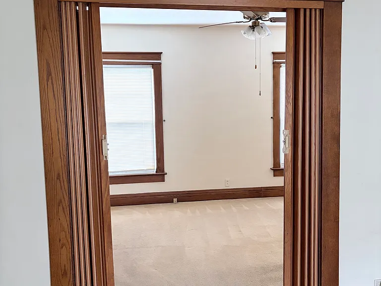 1055 E Market St — Photo 16