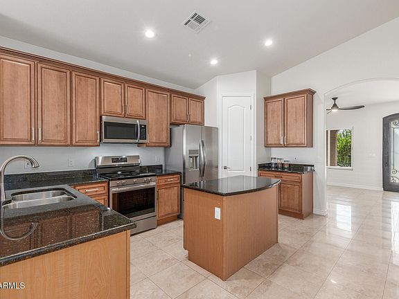 4th image of 33207 N SLATE CREEK Drive