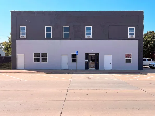 Robinson Heights, 102 E Robinson St #205, Knoxville, IA 50138