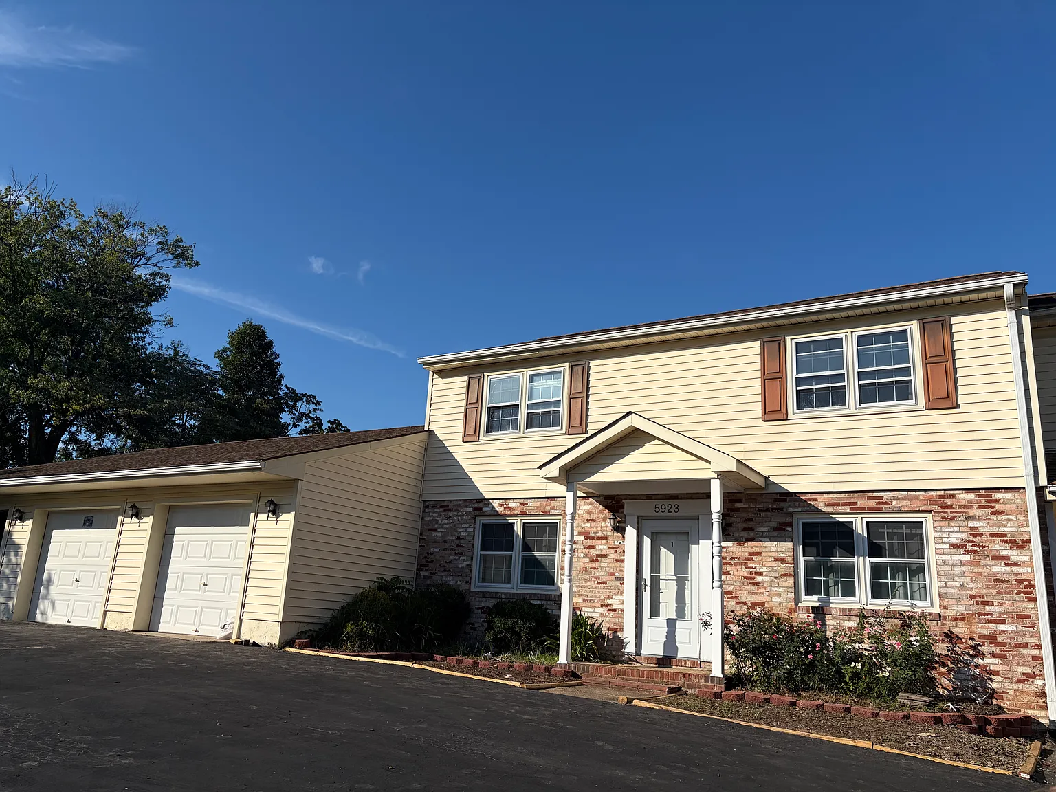 3 bed, 2.5 bath, 1400 sqft, $3,000 — Photo 1