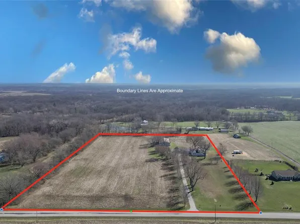 11086 Old Litchfield Trl, Litchfield, IL 62056