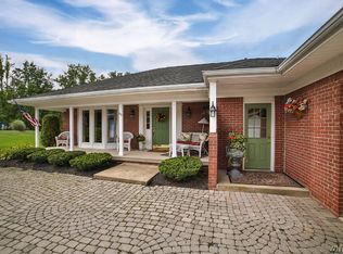 60 Willowbrook Dr, Orchard Park, NY 14127