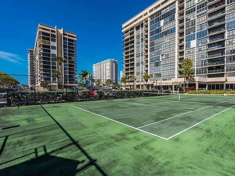 2049 S Ocean Dr #2 — Photo 9