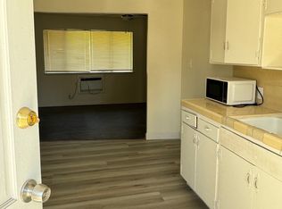 819 W Cambridge Ave #A, Fresno, CA 93705