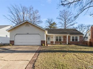 1316 Westbrooke Terrace Dr, Ballwin, MO 63021