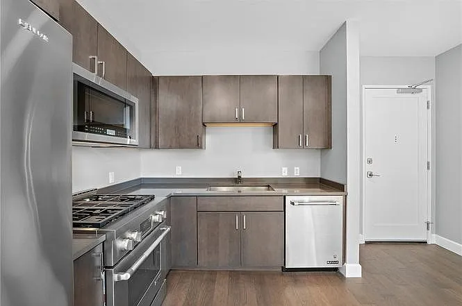 350 Oliver Ave #806 — Photo 13