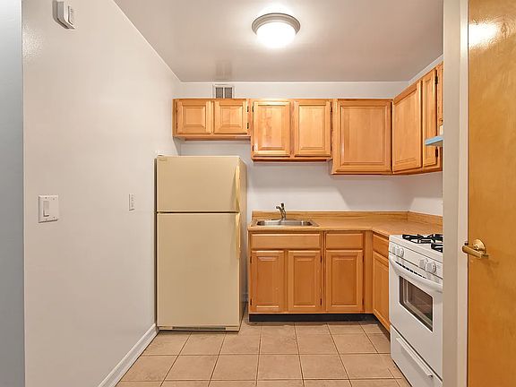 2nd image of 31-29 30th St #2B
