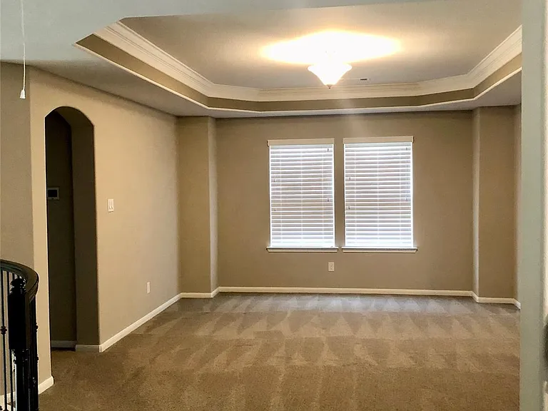 520 Pedernales St — Photo 13