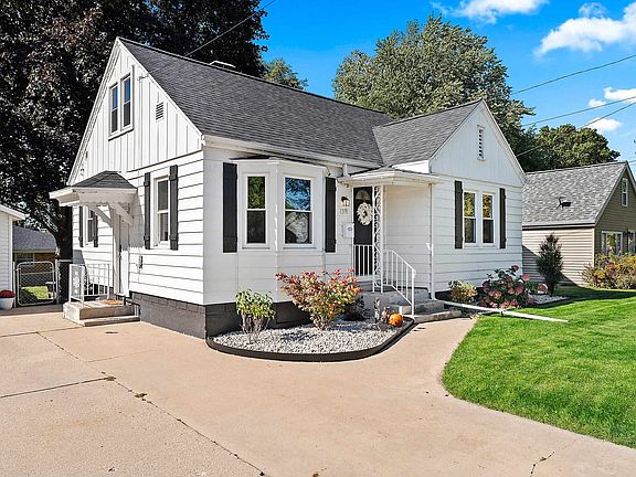3rd image of 1391 9th St