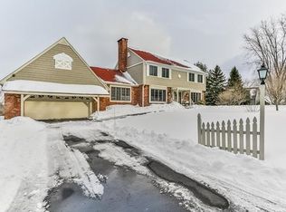 17 Valley View Rd, Newtown, CT 06470