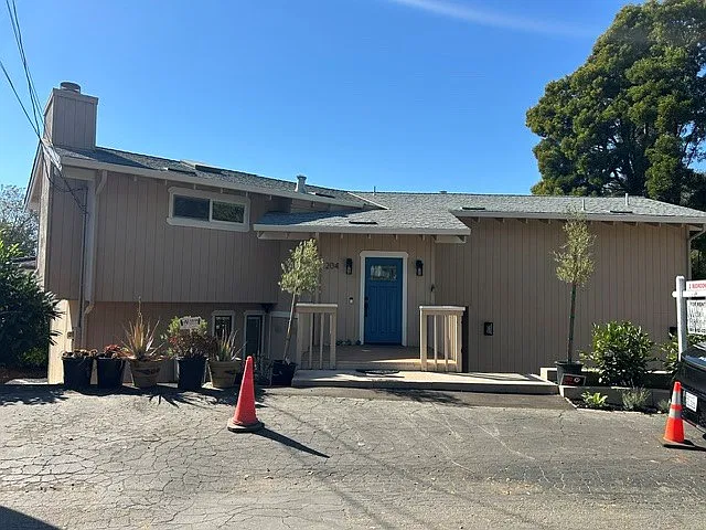 3 bed, 1942 sqft, $5,900 — Photo 2