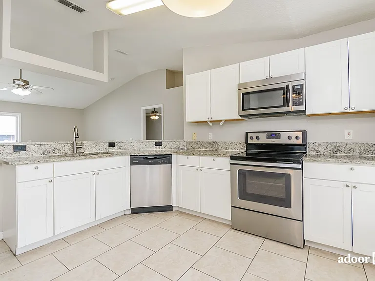 407 Gannet Ct — Photo 3