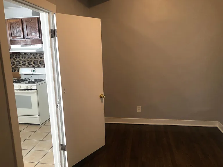 3508 W Montrose Ave #2R — Photo 9