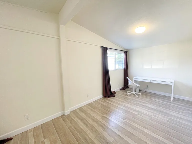 1309 Socorro Ave — Photo 8