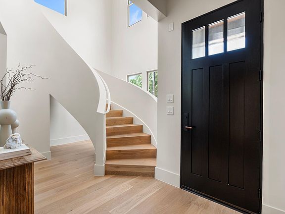 5th image of 3115 Beauchamp St