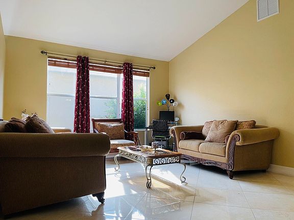3rd image of 9487 Verona Lakes Blvd
