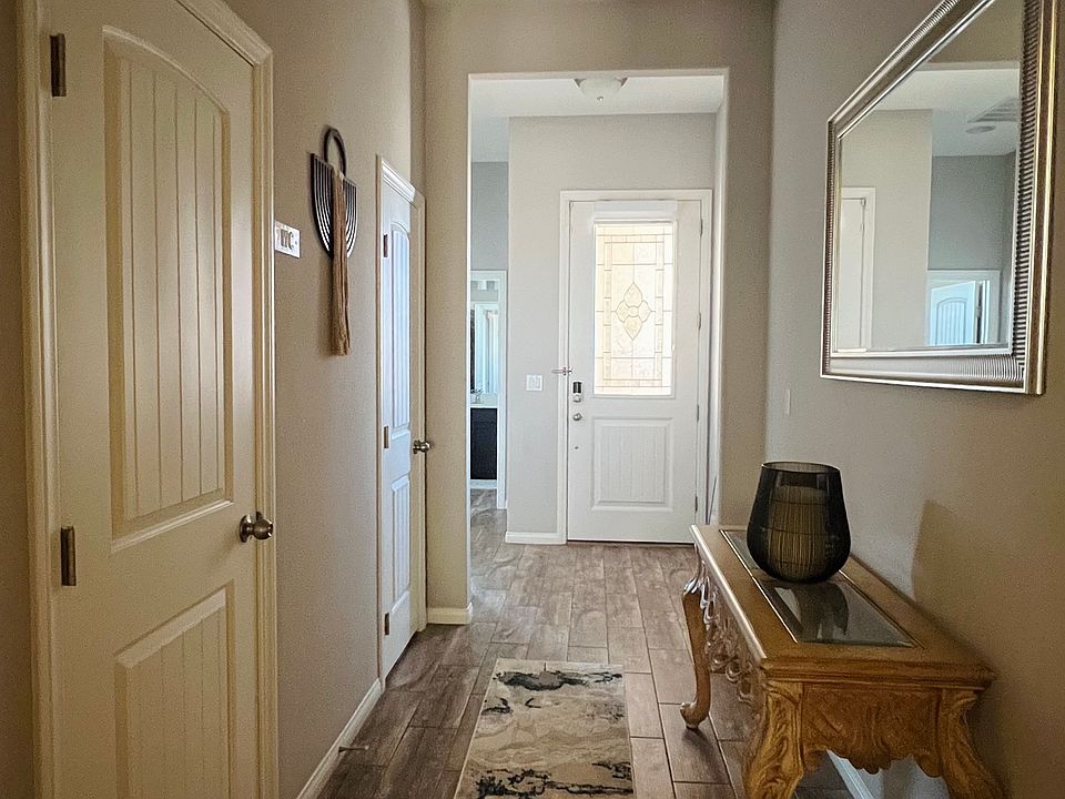 1st image of 682 Tremaine Ct