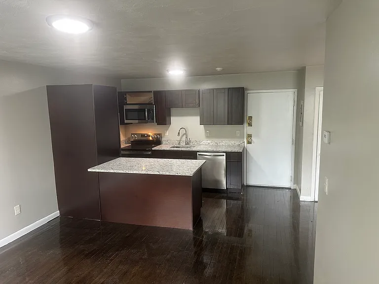 607 Charles St #2 — Photo 1