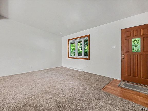 4th image of 748 W Larigo Avenue