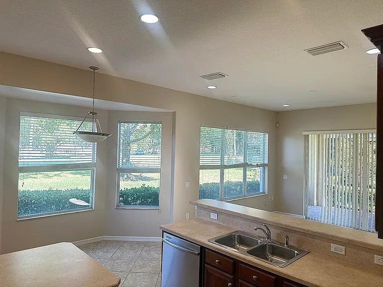 1762 Altavista Cir — Photo 7
