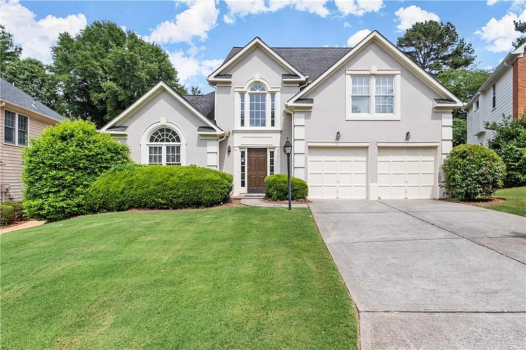 4 bed, 2.5 bath, 2505 sqft, $3,200 — Photo 1