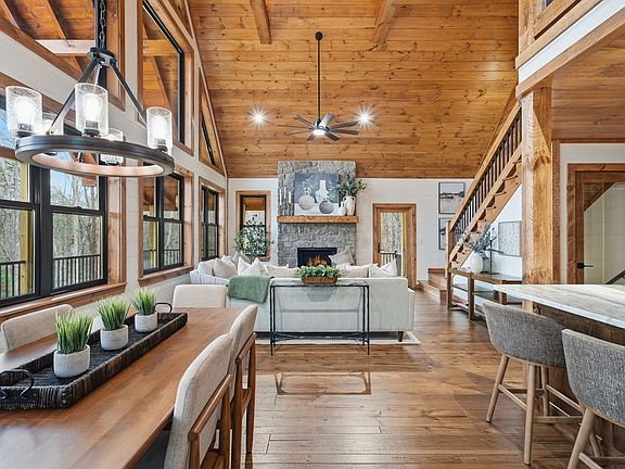 4th image of 345 Big Oak Ln