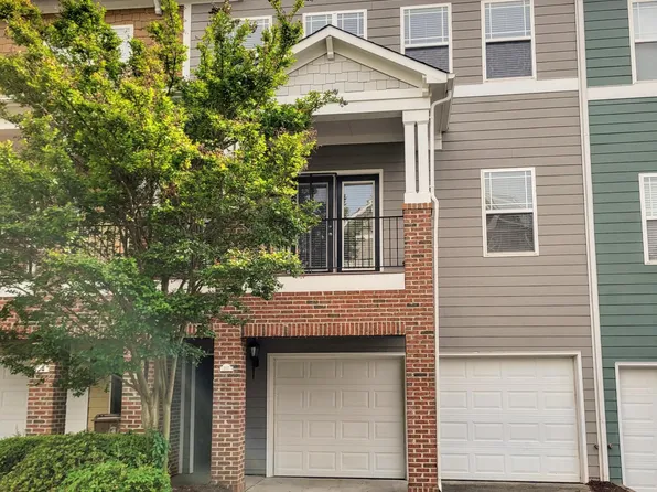 207 Broadgait Brae Rd, Cary, NC 27519