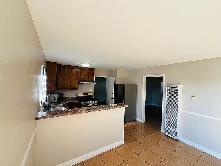 215 E Connecticut Ave #215 — Photo 4