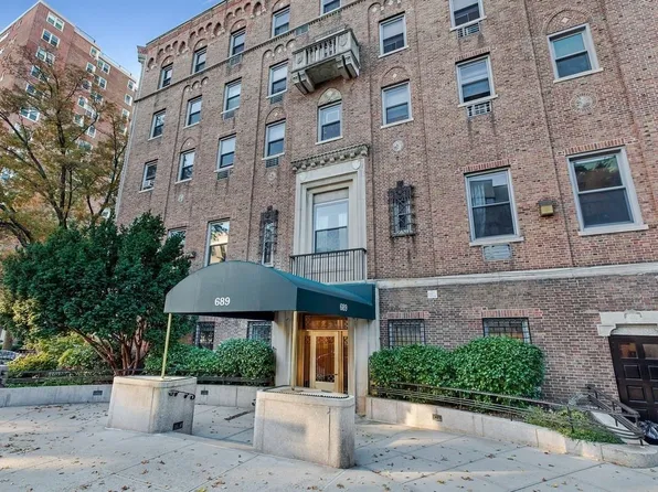 689 Ft Washington Avenue