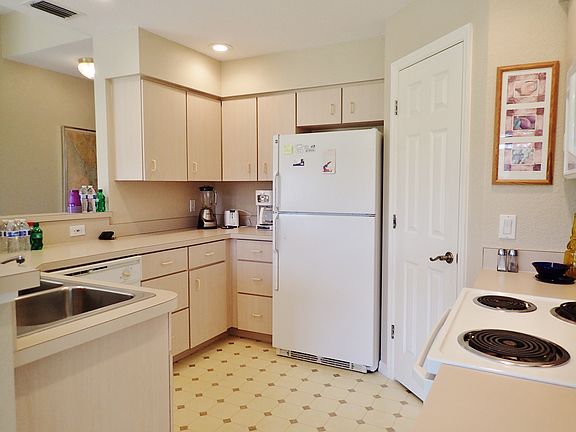 Spacious Kitchen