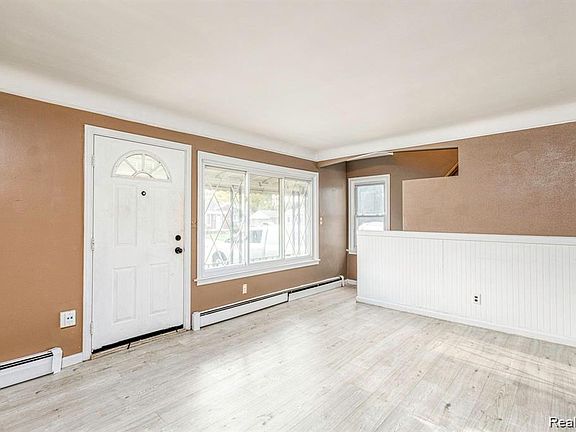 5th image of 24646 Grove Ave