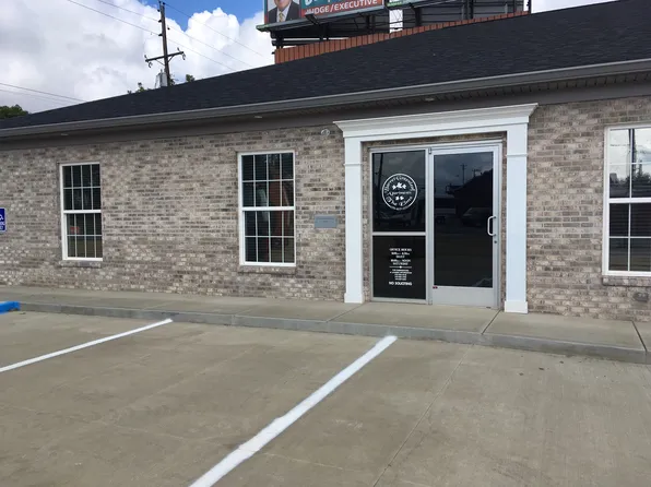Barret, Greenleaf & The Elms & IIIC Properties, 1300 N Green St #C3c308b8b, Henderson, KY 42420