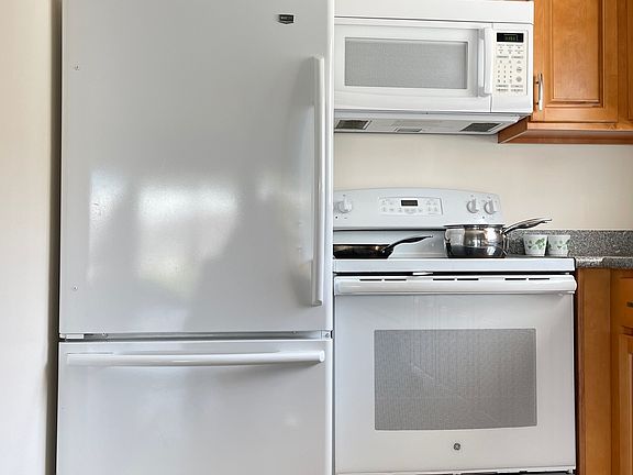3rd image of 3046 NE 143rd St APT 1