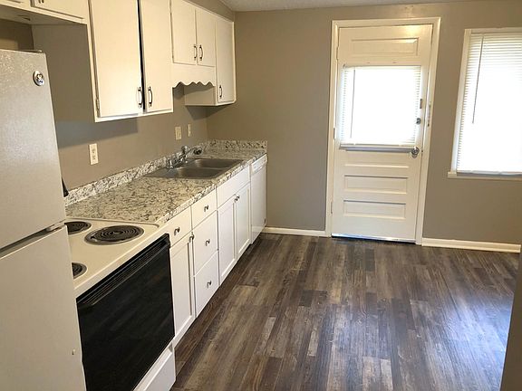 4th image of 708 N 13th Ter APT E