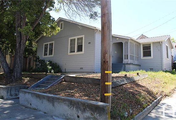 2nd image of 815 Santa Clara St